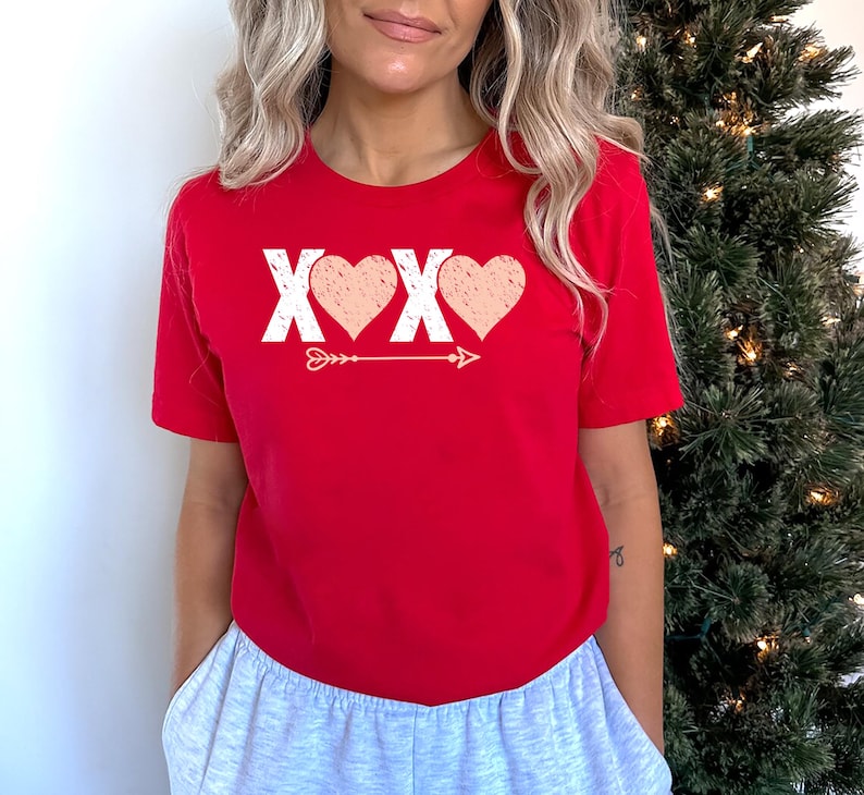 Valentine's Day Love Short Sleeve T-Shirt, Heart XOXO Cute Heart Graphic Shirt