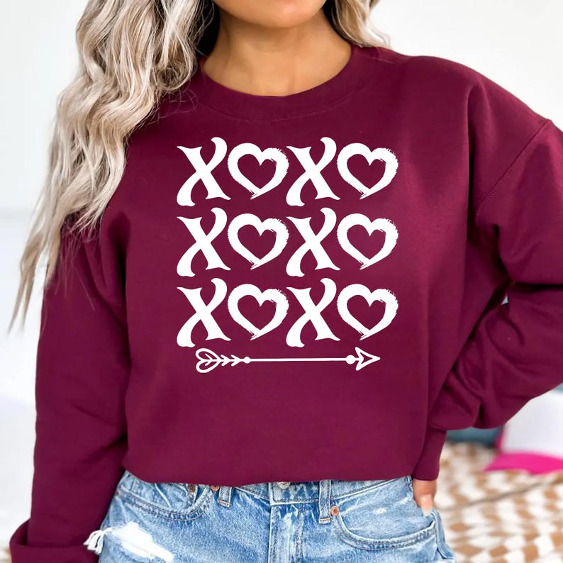 Valentine's Day Love Sweatshirt, Heart XOXO Cute Heart Graphic Sweatshirt