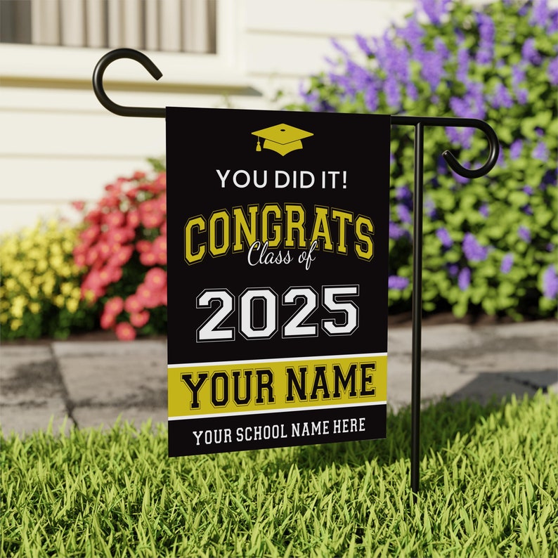 Personalized Graduation Garden Flag, Double Sided, Custom Name & School, Outdoor Graduation Decoration 2025 Yard Sign, Class of 2025 Flag